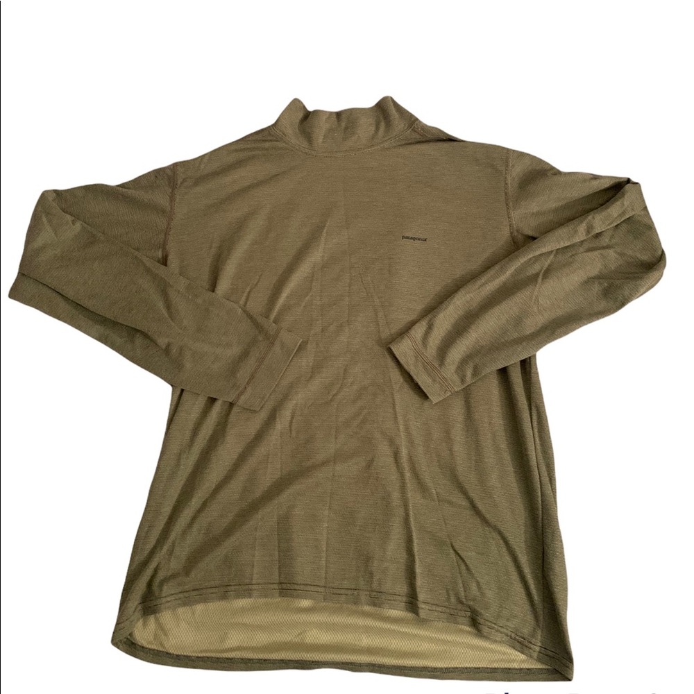 Light weight Patagonia Long Sleeve Shirt - Mens - Medium - Green